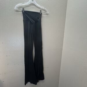 Aerie Offline Real Me Super Flare High Rise Pant Black Womens Medium